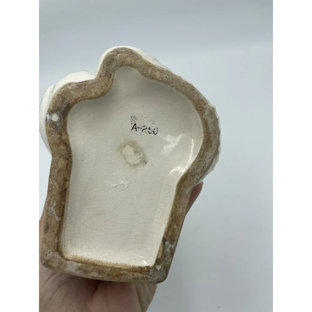 Vintage Artmark‎ Virgin Mary Statute Planter Vase Handpainted Gold Gild